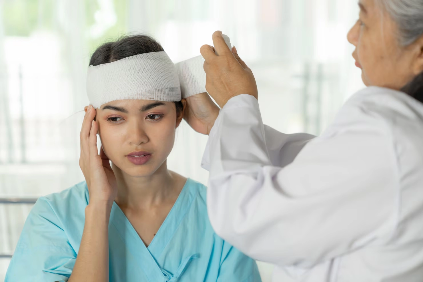accident-patients-injury-headache-woman-hospital-medical-concept